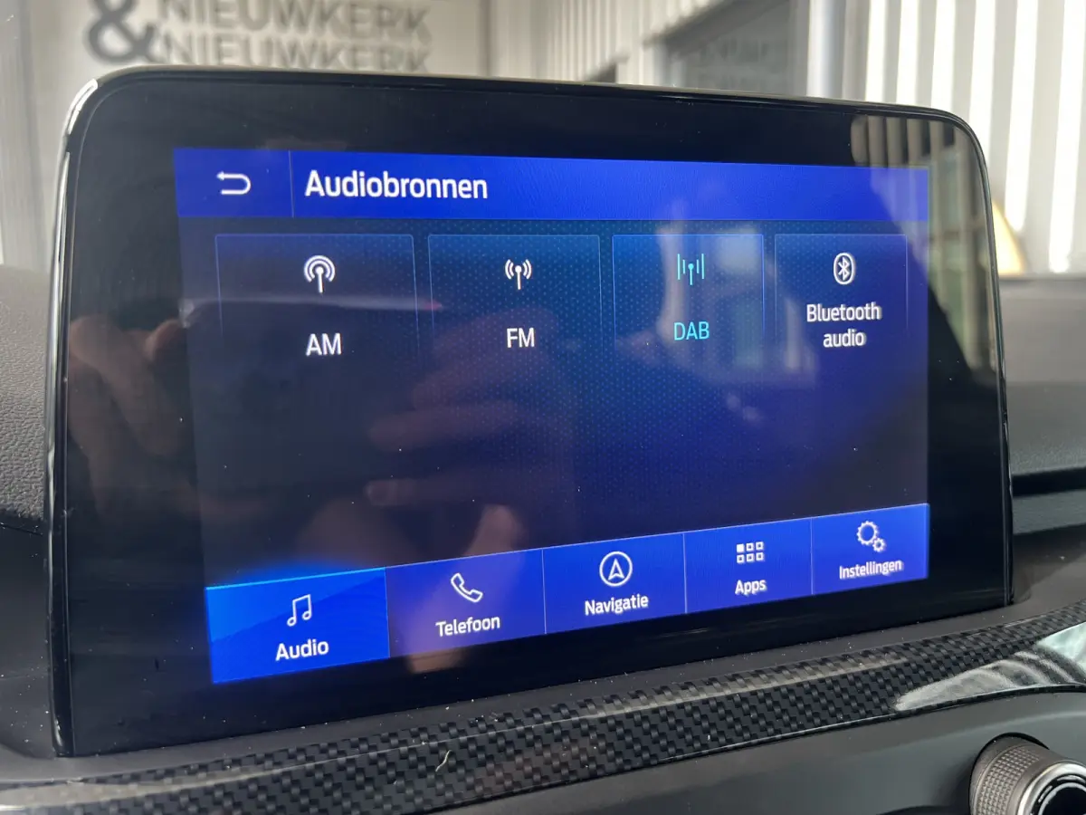 1.0 EcoBoost ST Line Business | NAVI | CARPLAY/ANDROID | CRUISE CONTROL | LMV 17'' | PDC V+A | STOEL/STUURVERWARMING | AIRCO | DAB | BLUETOOTH | ALL-SEASON BANDEN