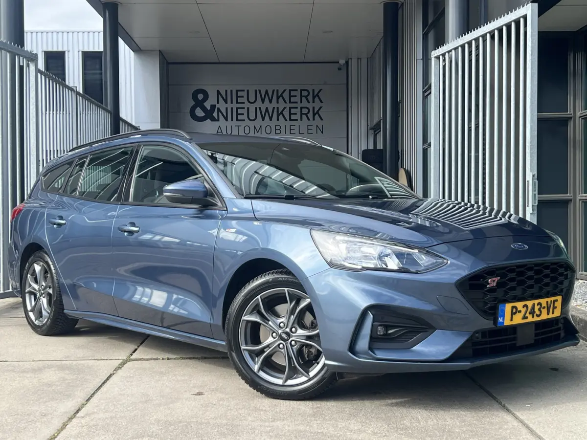 1.0 EcoBoost ST Line Business | NAVI | CARPLAY/ANDROID | CRUISE CONTROL | LMV 17'' | PDC V+A | STOEL/STUURVERWARMING | AIRCO | DAB | BLUETOOTH | ALL-SEASON BANDEN