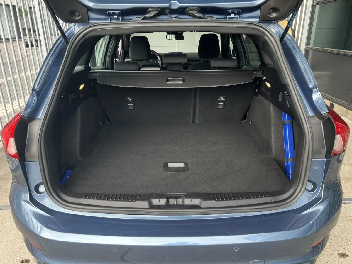 1.0 EcoBoost ST Line Business | NAVI | CARPLAY/ANDROID | CRUISE CONTROL | LMV 17'' | PDC V+A | STOEL/STUURVERWARMING | AIRCO | DAB | BLUETOOTH | ALL-SEASON BANDEN