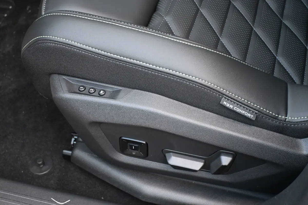 GT Exclusive | Adaptieve cruise control met Stop&Go functie | LED 3D-achterlichten | Pack Safety Plus
