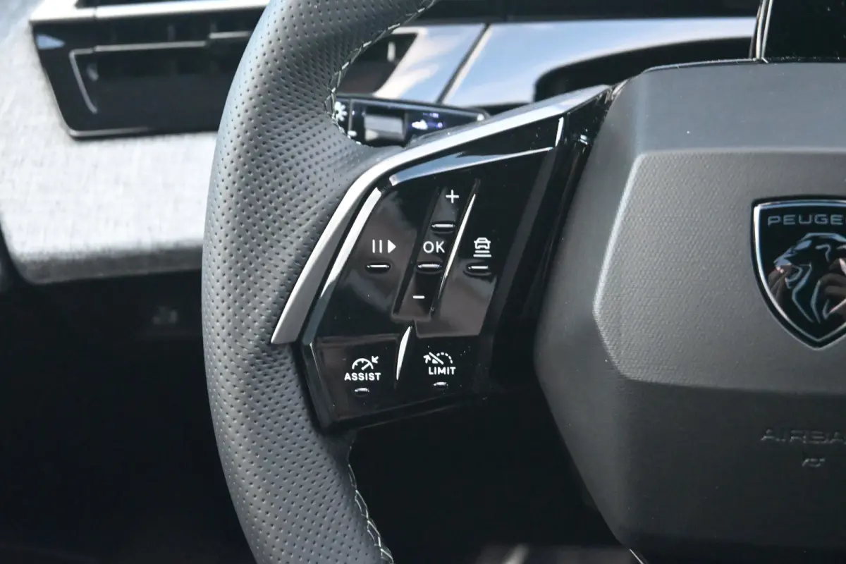 GT Exclusive | Adaptieve cruise control met Stop&Go functie | LED 3D-achterlichten | Pack Safety Plus