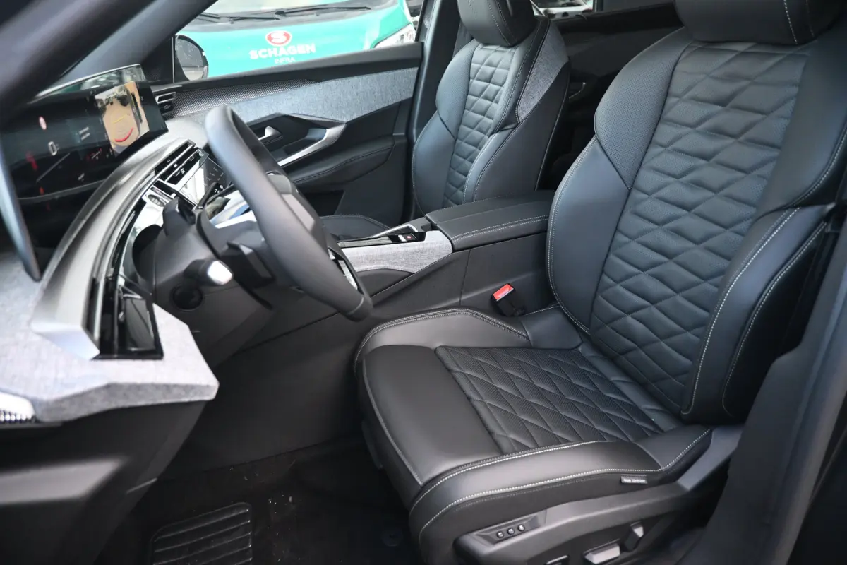 GT Exclusive | Adaptieve cruise control met Stop&Go functie | LED 3D-achterlichten | Pack Safety Plus
