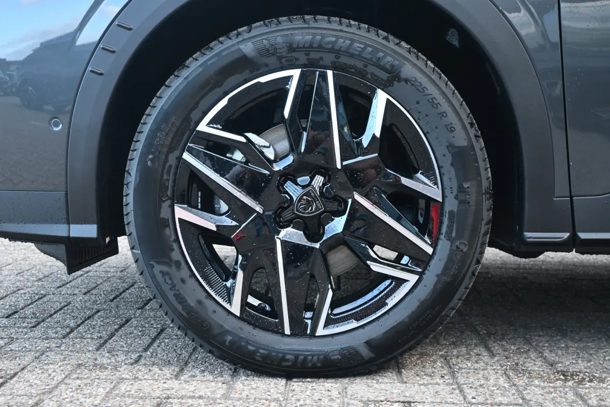GT Exclusive | Adaptieve cruise control met Stop&Go functie | LED 3D-achterlichten | Pack Safety Plus
