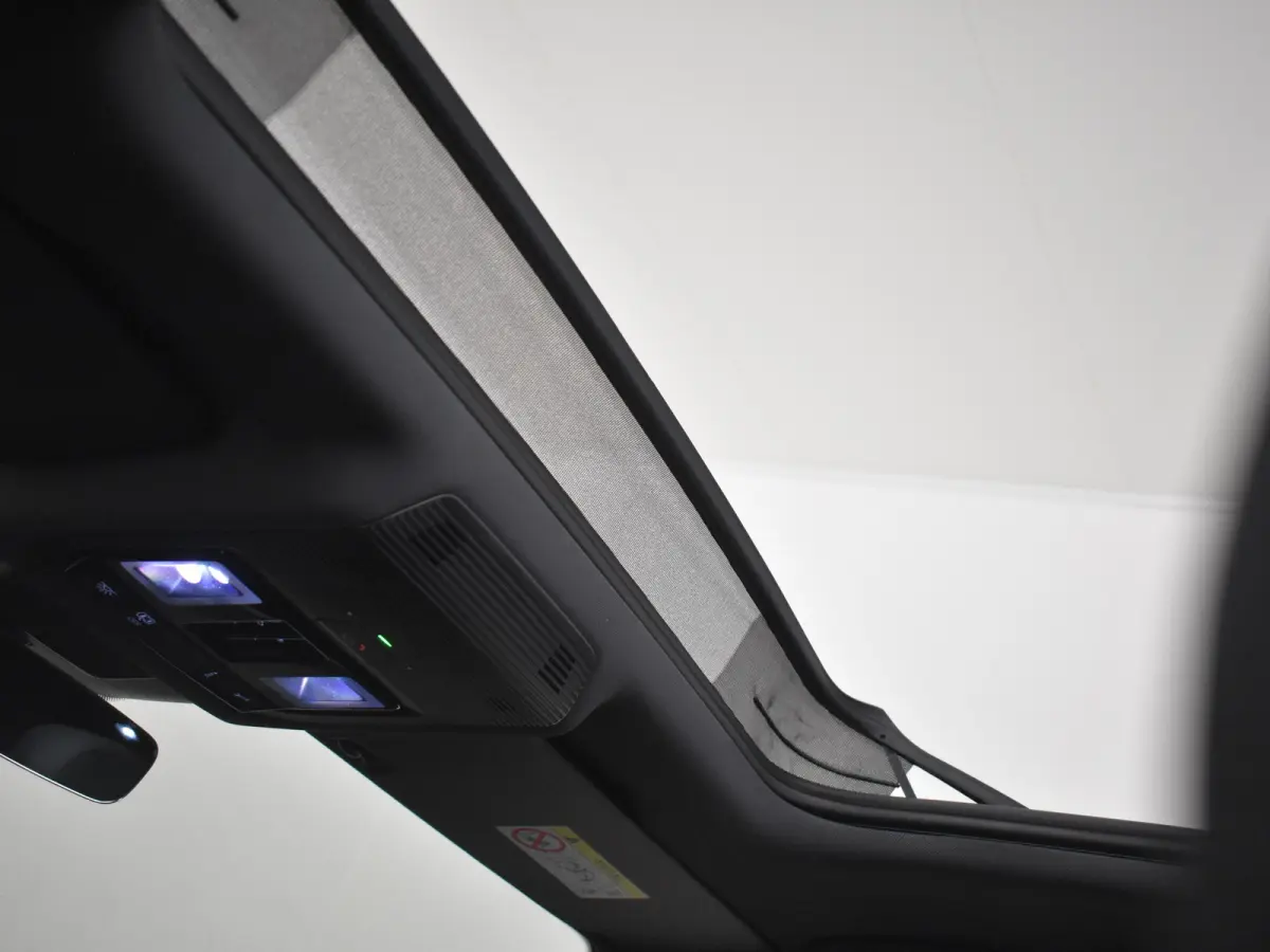 R-Line Edition - eHybrid | 'App-Connect' draadloze smartphone integratie | Automatische afstandsregeling (Adaptive Cruise Control) | Diefstalalarm