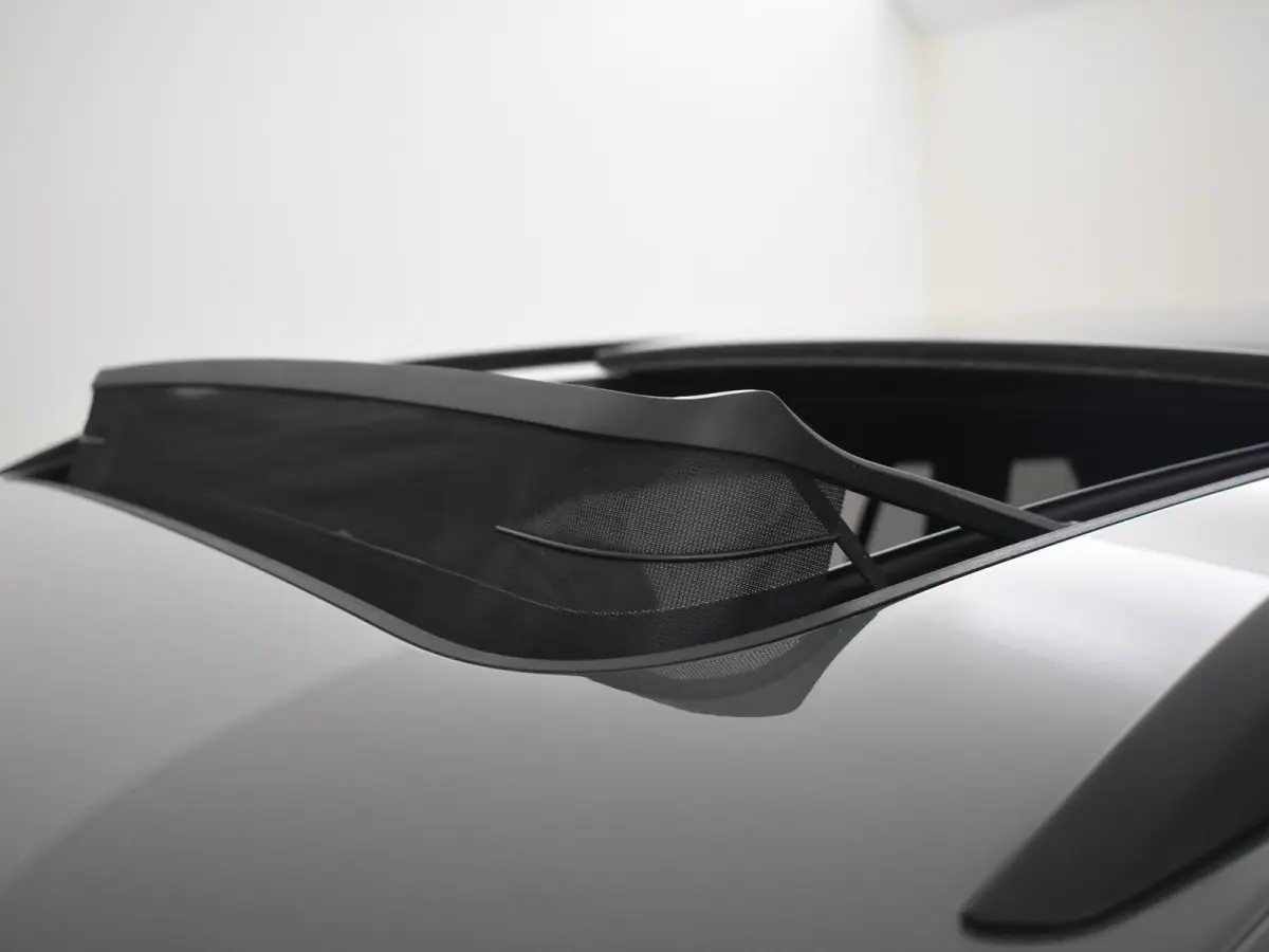 R-Line Edition - eHybrid | 'App-Connect' draadloze smartphone integratie | Automatische afstandsregeling (Adaptive Cruise Control) | Diefstalalarm