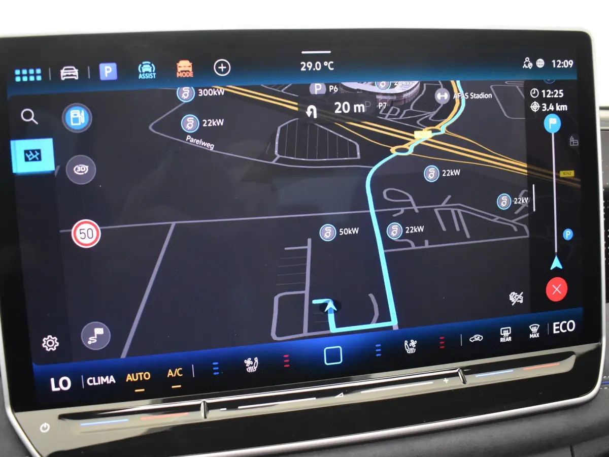 R-Line Edition - eHybrid | 'App-Connect' draadloze smartphone integratie | Automatische afstandsregeling (Adaptive Cruise Control) | Diefstalalarm