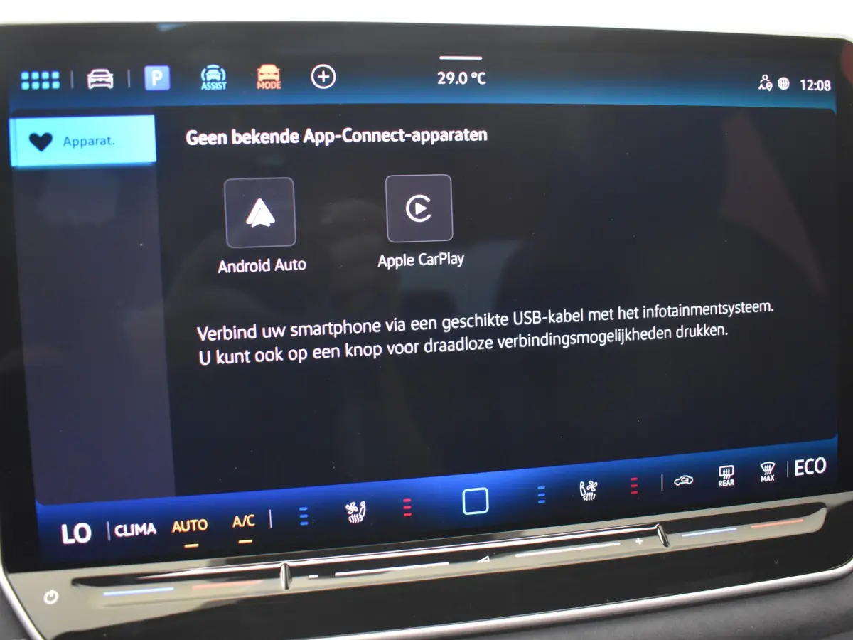 R-Line Edition - eHybrid | 'App-Connect' draadloze smartphone integratie | Automatische afstandsregeling (Adaptive Cruise Control) | Diefstalalarm