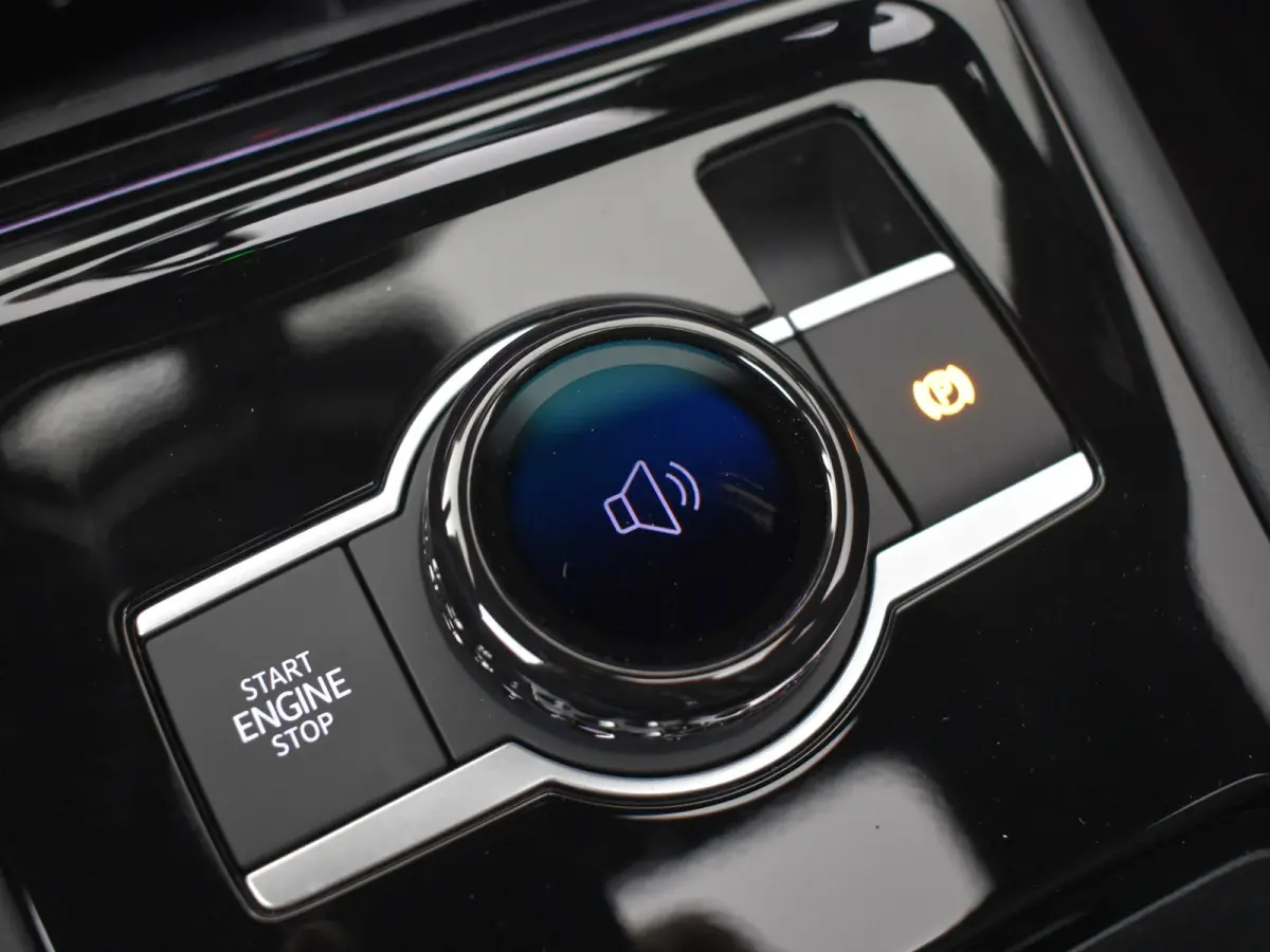 R-Line Edition - eHybrid | 'App-Connect' draadloze smartphone integratie | Automatische afstandsregeling (Adaptive Cruise Control) | Diefstalalarm