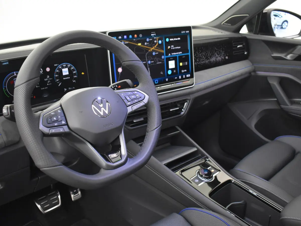 R-Line Edition - eHybrid | 'App-Connect' draadloze smartphone integratie | Automatische afstandsregeling (Adaptive Cruise Control) | Diefstalalarm