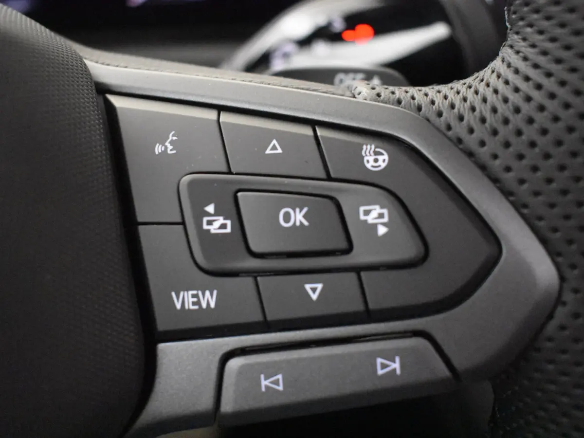 R-Line Edition - eHybrid | 'App-Connect' draadloze smartphone integratie | Automatische afstandsregeling (Adaptive Cruise Control) | Diefstalalarm