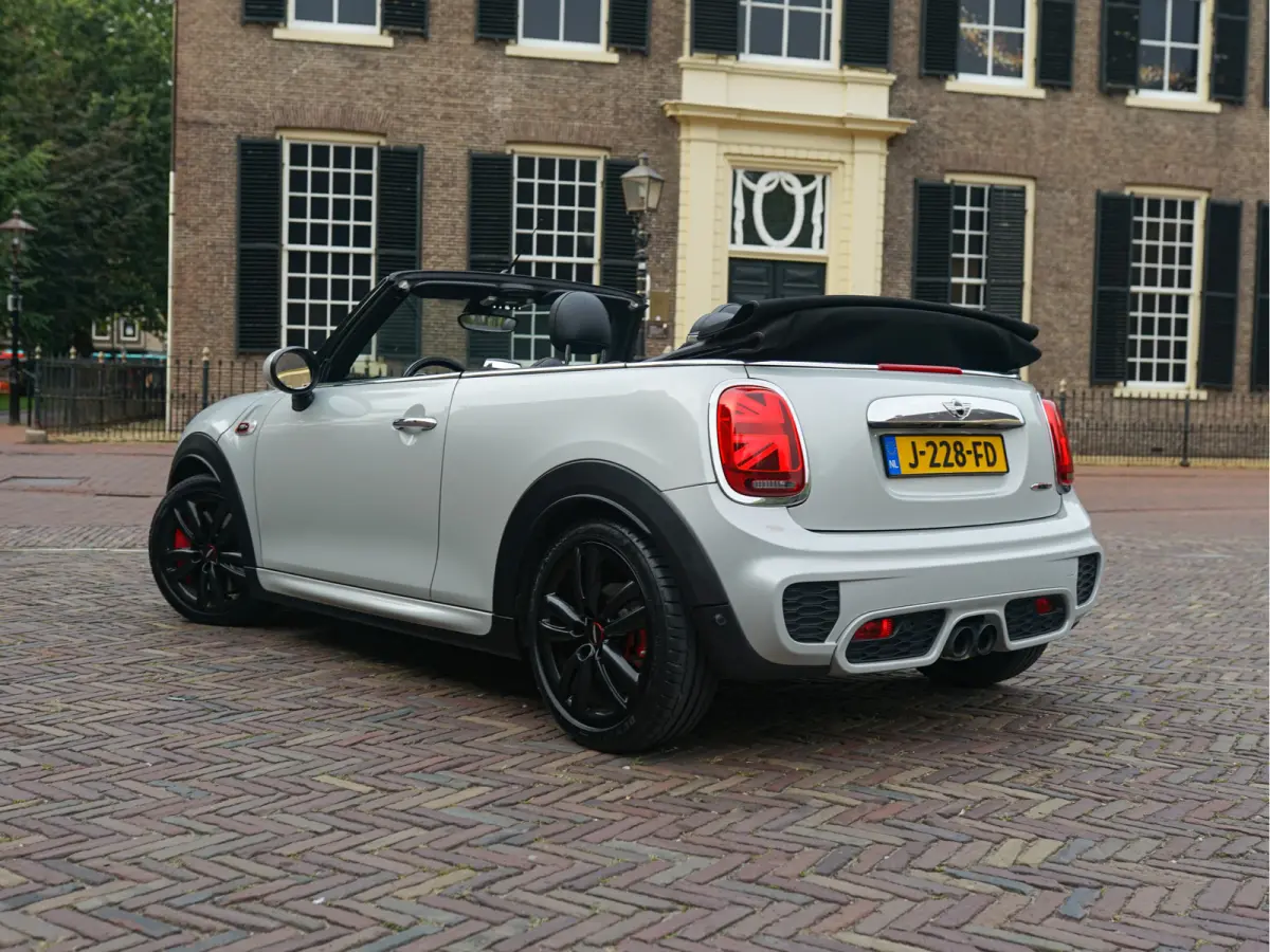 2.0 John Works Chili Aut. l ACC l Leder l Camera l Keyless l Harman/Kardon