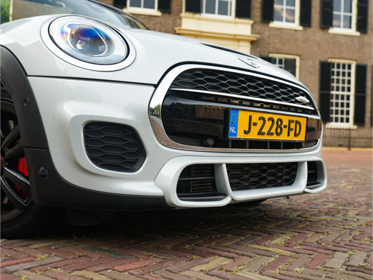 2.0 John Works Chili Aut. l ACC l Leder l Camera l Keyless l Harman/Kardon