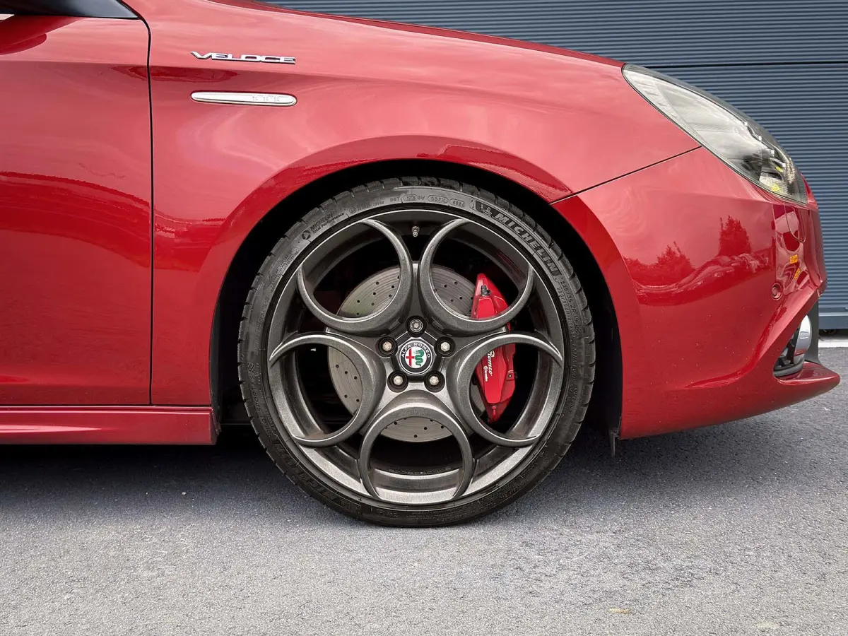 1.750 Turbo Veloce, Novitech onderstel, Sport uitlaat, 285PK, 19 inch velgen, Cruise, Leder, Zeer nette staat