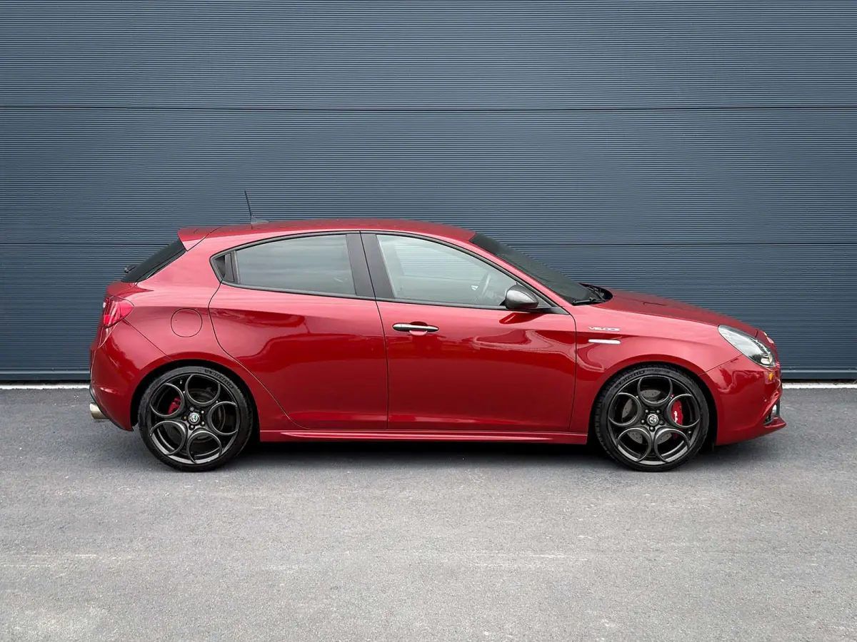 1.750 Turbo Veloce, Novitech onderstel, Sport uitlaat, 285PK, 19 inch velgen, Cruise, Leder, Zeer nette staat