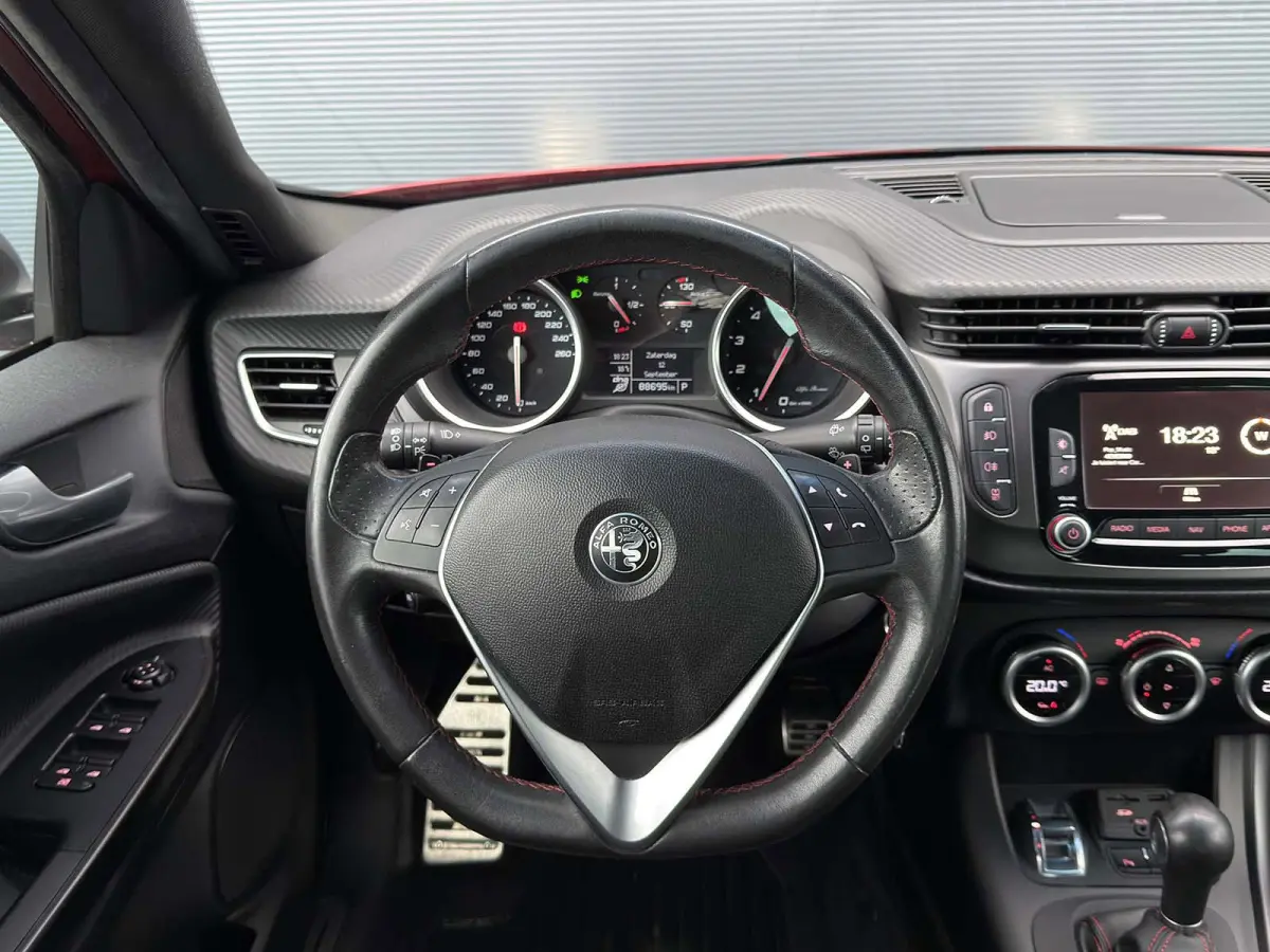 1.750 Turbo Veloce, Novitech onderstel, Sport uitlaat, 285PK, 19 inch velgen, Cruise, Leder, Zeer nette staat