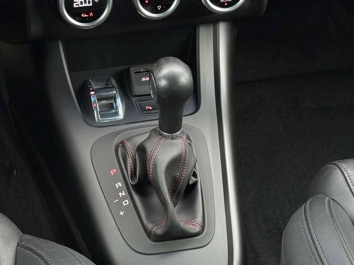 1.750 Turbo Veloce, Novitech onderstel, Sport uitlaat, 285PK, 19 inch velgen, Cruise, Leder, Zeer nette staat