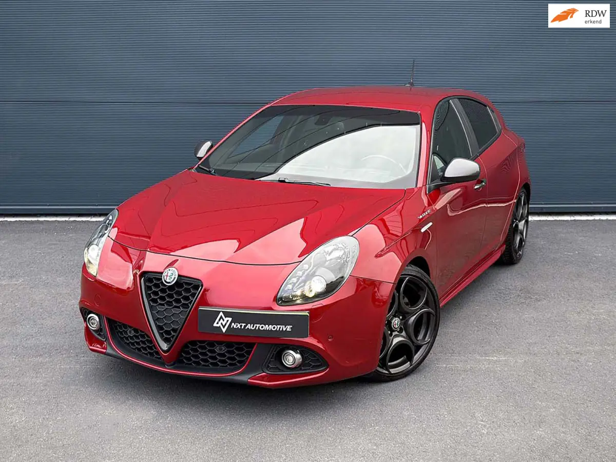 1.750 Turbo Veloce, Novitech onderstel, Sport uitlaat, 285PK, 19 inch velgen, Cruise, Leder, Zeer nette staat