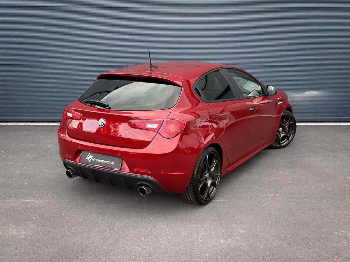 1.750 Turbo Veloce, Novitech onderstel, Sport uitlaat, 285PK, 19 inch velgen, Cruise, Leder, Zeer nette staat