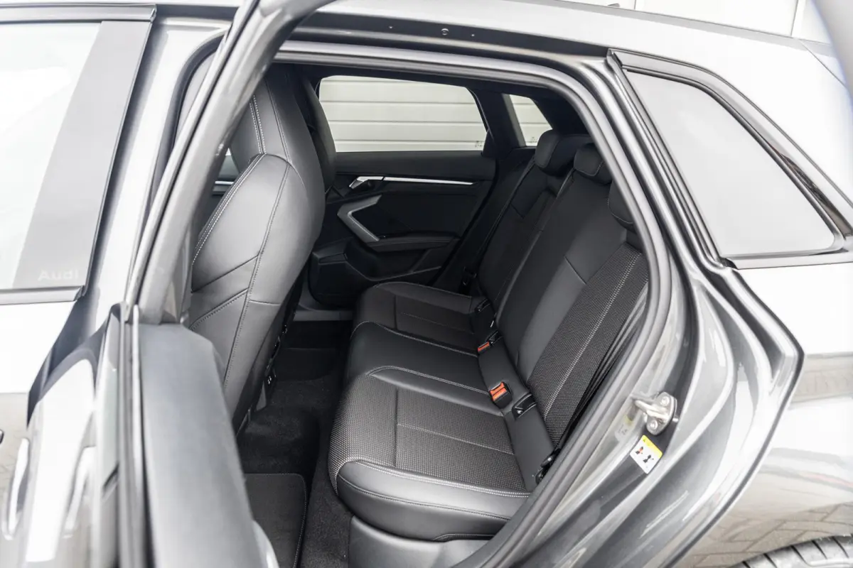 30 TFSI 116pk S-tronic S edition | 18 inch velgen | Lichtpakket Pro | Stoelverwarming