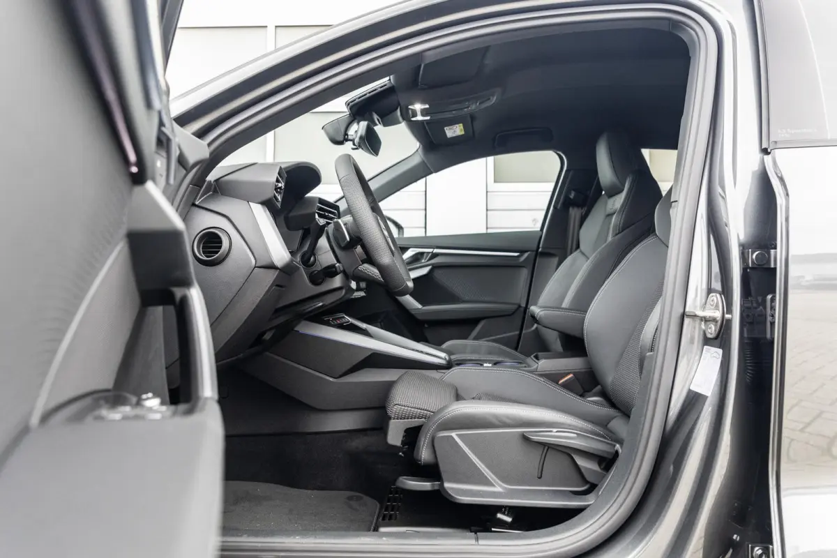 30 TFSI 116pk S-tronic S edition | 18 inch velgen | Lichtpakket Pro | Stoelverwarming