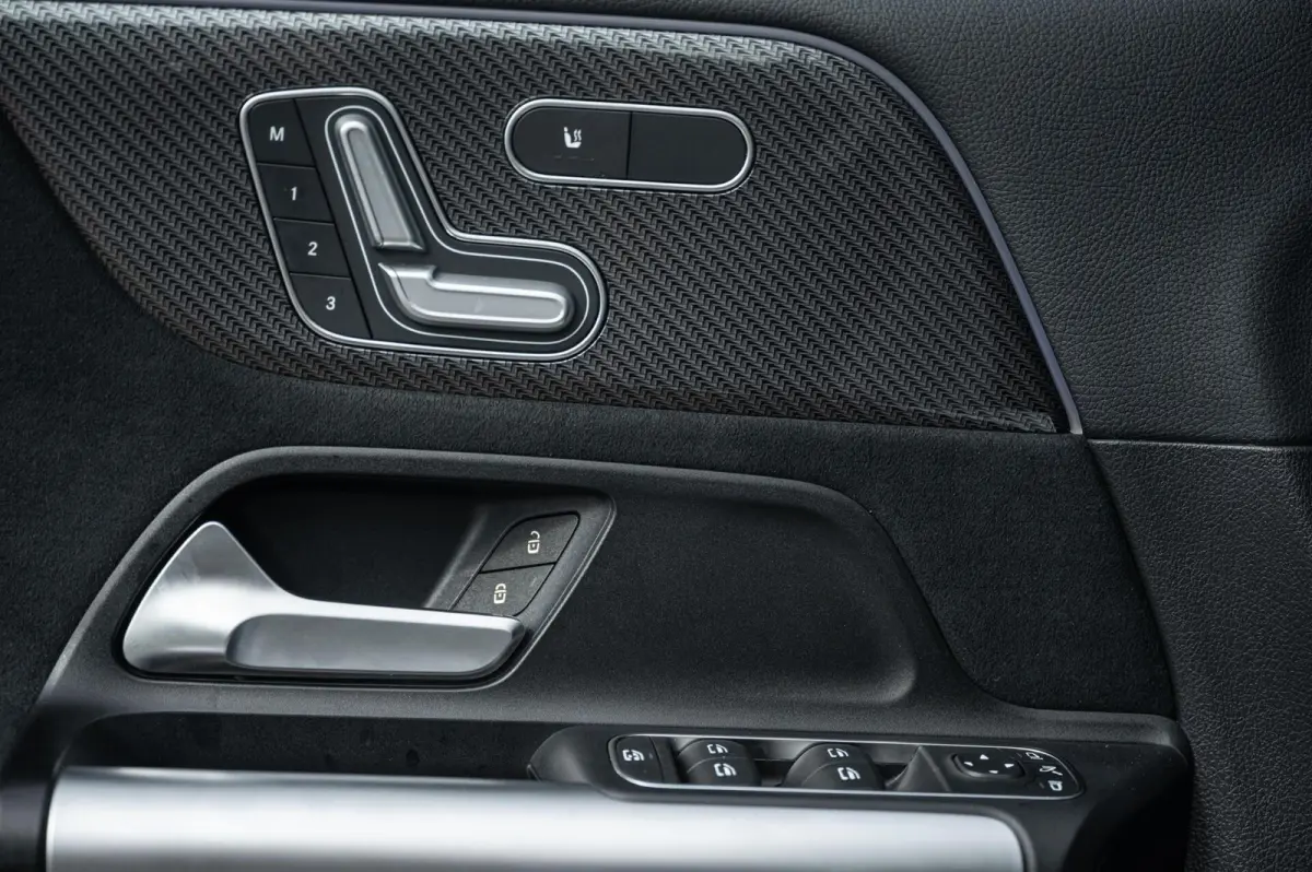 180 AMG LINE PANORAMADAK TREKHAAK HEAD UP 360 CAMERA STOELVERWARMING
