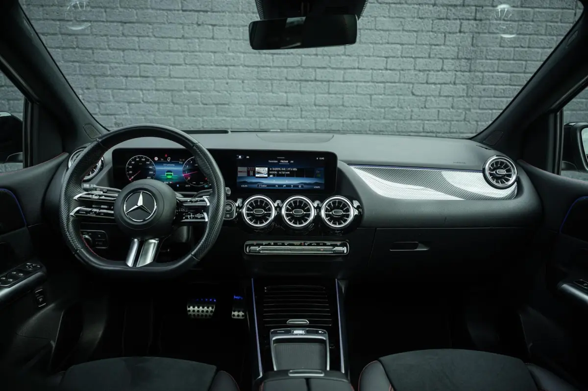 180 AMG LINE PANORAMADAK TREKHAAK HEAD UP 360 CAMERA STOELVERWARMING