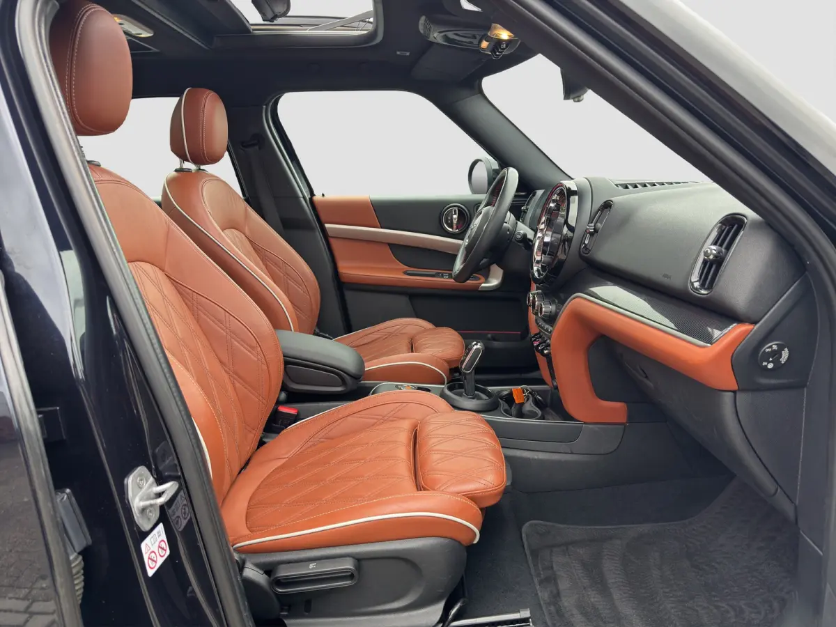 Cooper Chili | PANORAMADAK | STOELVERWARMING | HEAD-UP | PARKEERSENSOREN V+A | LMV 19" | NAVI | APPLE CARPLAY / ANDROID AUTO |