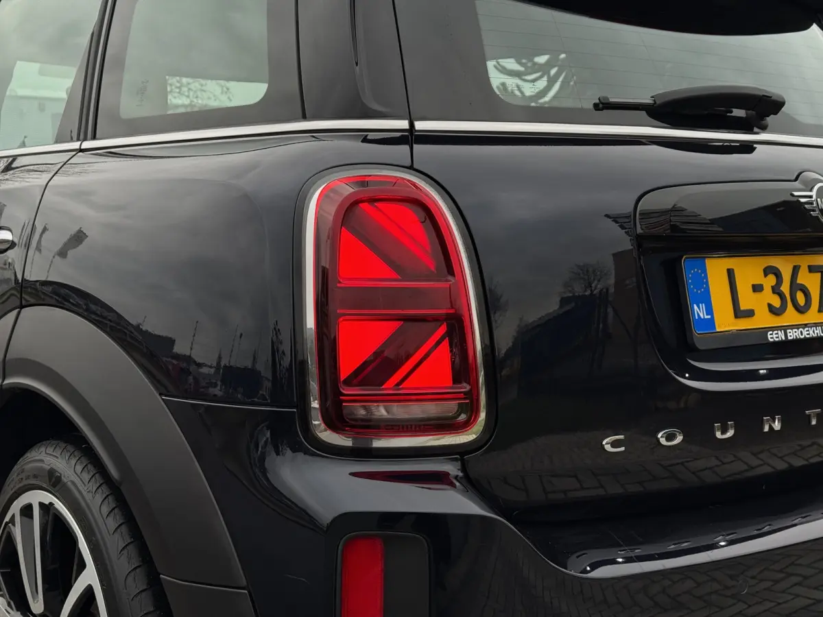 Cooper Chili | PANORAMADAK | STOELVERWARMING | HEAD-UP | PARKEERSENSOREN V+A | LMV 19" | NAVI | APPLE CARPLAY / ANDROID AUTO |