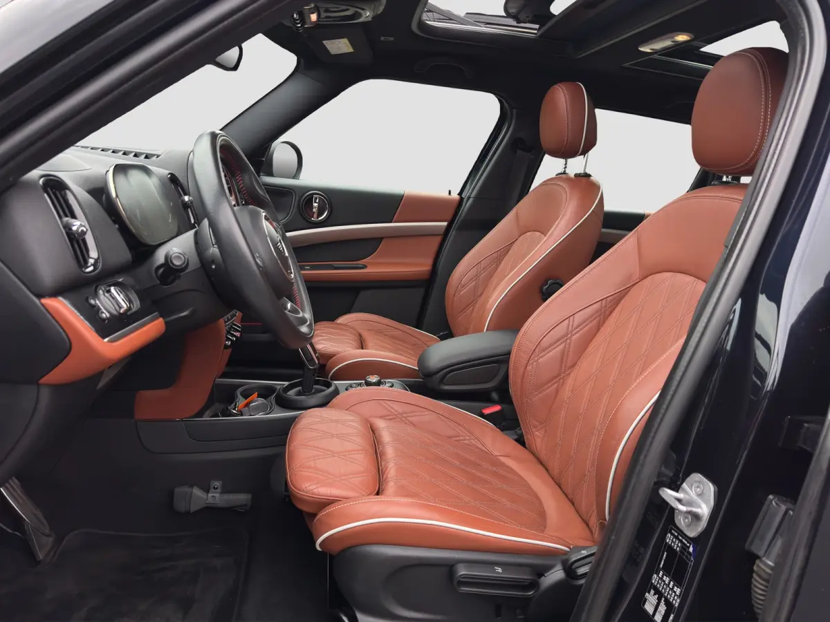 Cooper Chili | PANORAMADAK | STOELVERWARMING | HEAD-UP | PARKEERSENSOREN V+A | LMV 19" | NAVI | APPLE CARPLAY / ANDROID AUTO |