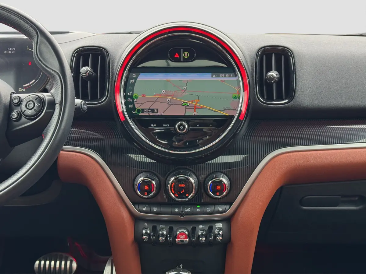 Cooper Chili | PANORAMADAK | STOELVERWARMING | HEAD-UP | PARKEERSENSOREN V+A | LMV 19" | NAVI | APPLE CARPLAY / ANDROID AUTO |