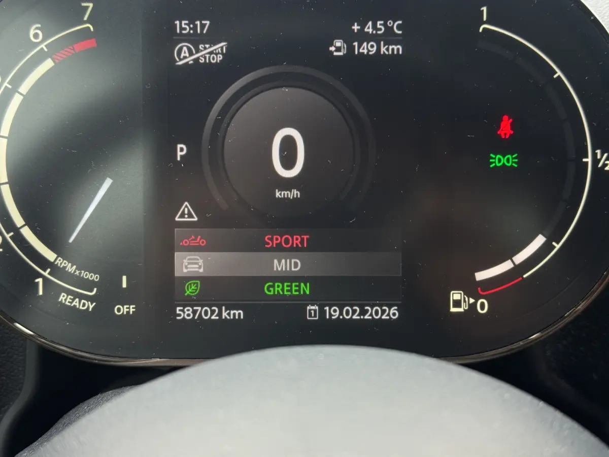 Cooper Chili | PANORAMADAK | STOELVERWARMING | HEAD-UP | PARKEERSENSOREN V+A | LMV 19" | NAVI | APPLE CARPLAY / ANDROID AUTO |