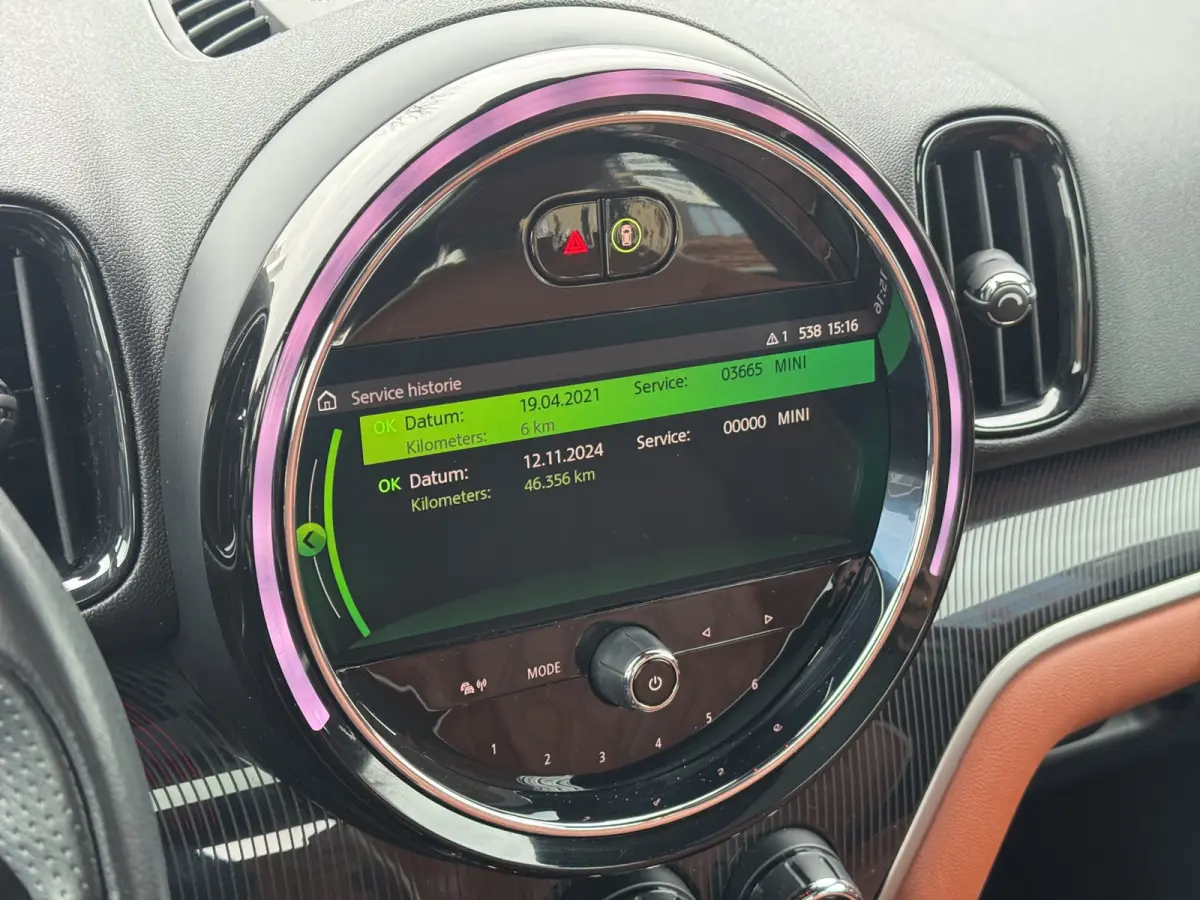 Cooper Chili | PANORAMADAK | STOELVERWARMING | HEAD-UP | PARKEERSENSOREN V+A | LMV 19" | NAVI | APPLE CARPLAY / ANDROID AUTO |