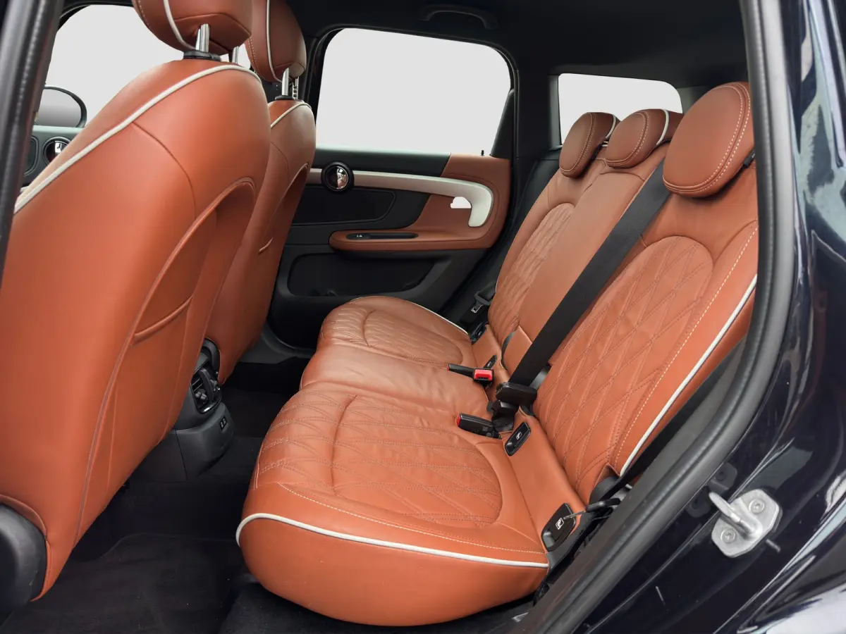 Cooper Chili | PANORAMADAK | STOELVERWARMING | HEAD-UP | PARKEERSENSOREN V+A | LMV 19" | NAVI | APPLE CARPLAY / ANDROID AUTO |