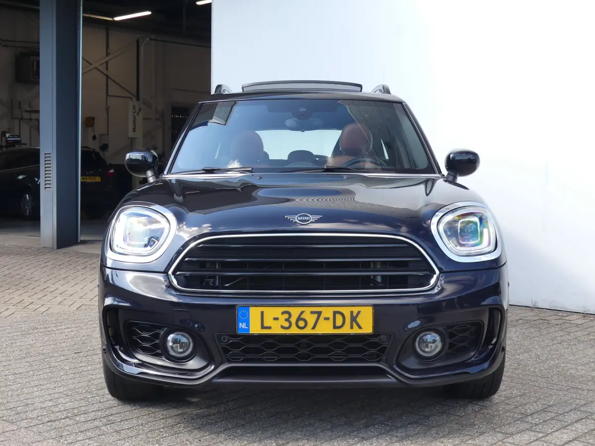 Cooper Chili | PANORAMADAK | STOELVERWARMING | HEAD-UP | PARKEERSENSOREN V+A | LMV 19" | NAVI | APPLE CARPLAY / ANDROID AUTO |
