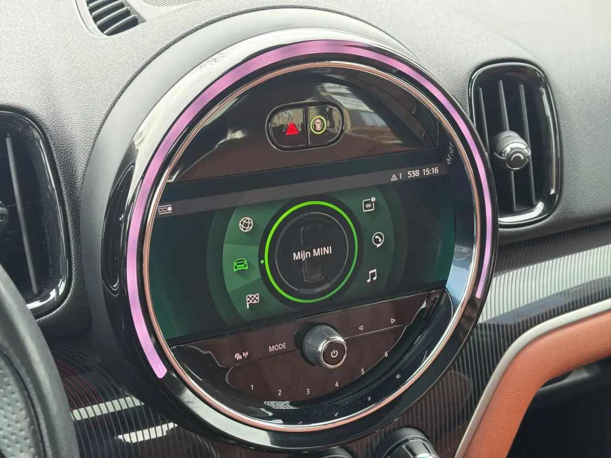 Cooper Chili | PANORAMADAK | STOELVERWARMING | HEAD-UP | PARKEERSENSOREN V+A | LMV 19" | NAVI | APPLE CARPLAY / ANDROID AUTO |