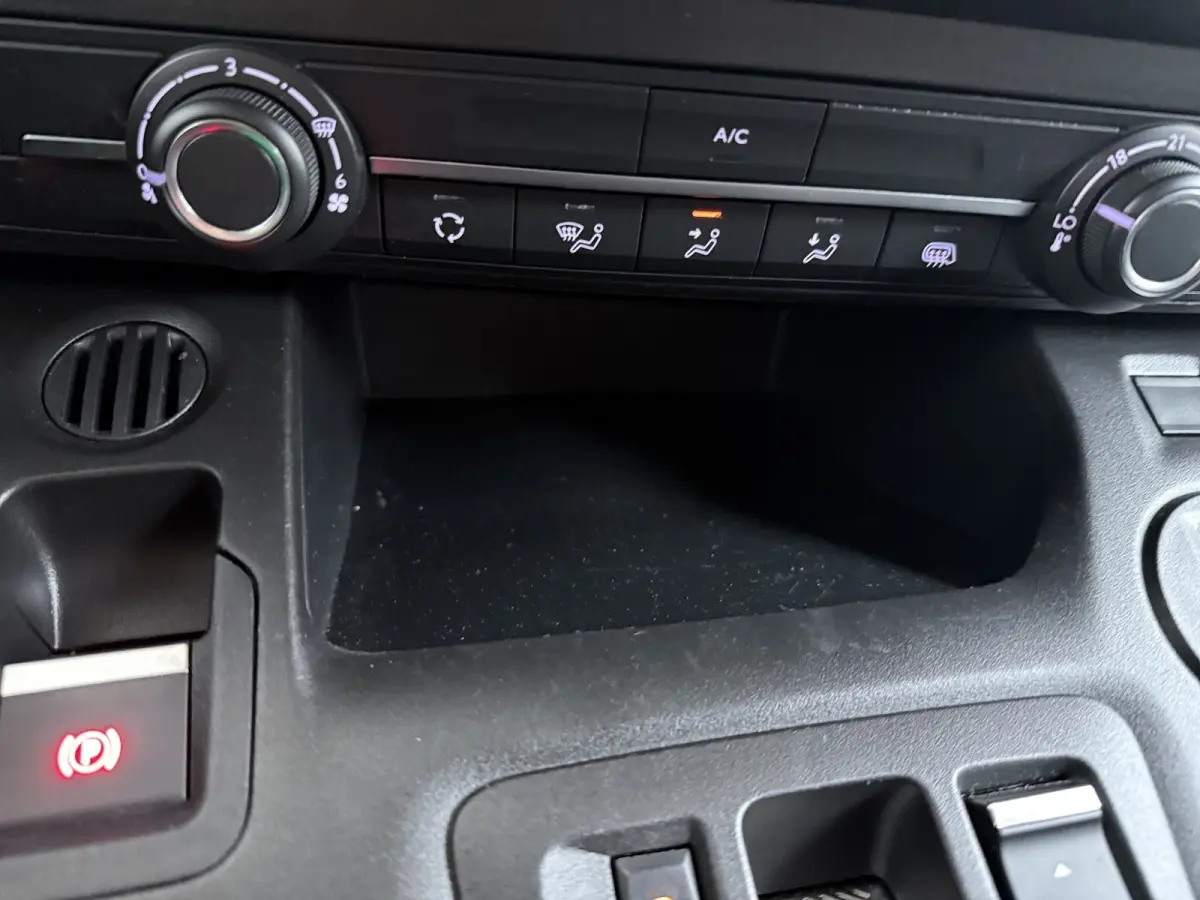 1.5D L1 130pk automaat | Achteruitrijcamera | Cruise control | Dodehoek detectie