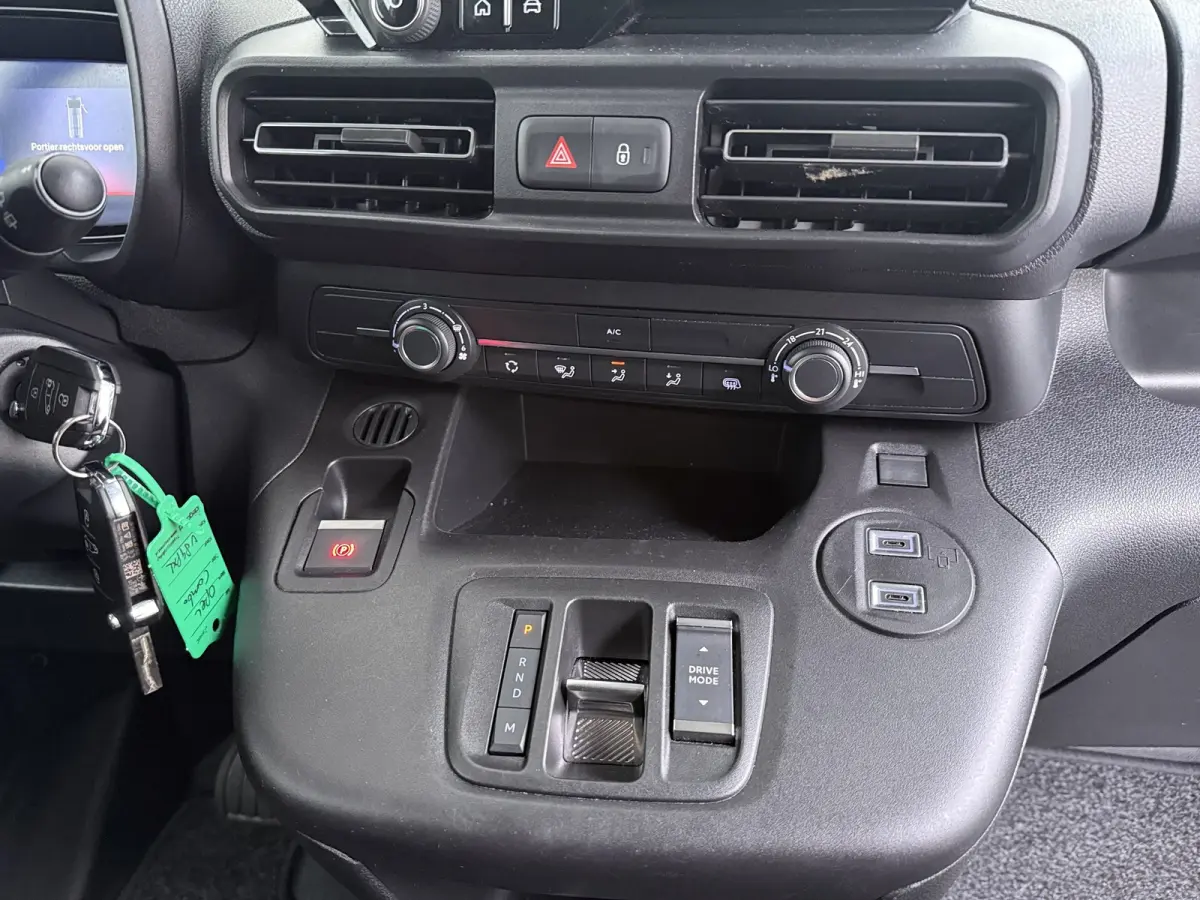 1.5D L1 130pk automaat | Achteruitrijcamera | Cruise control | Dodehoek detectie