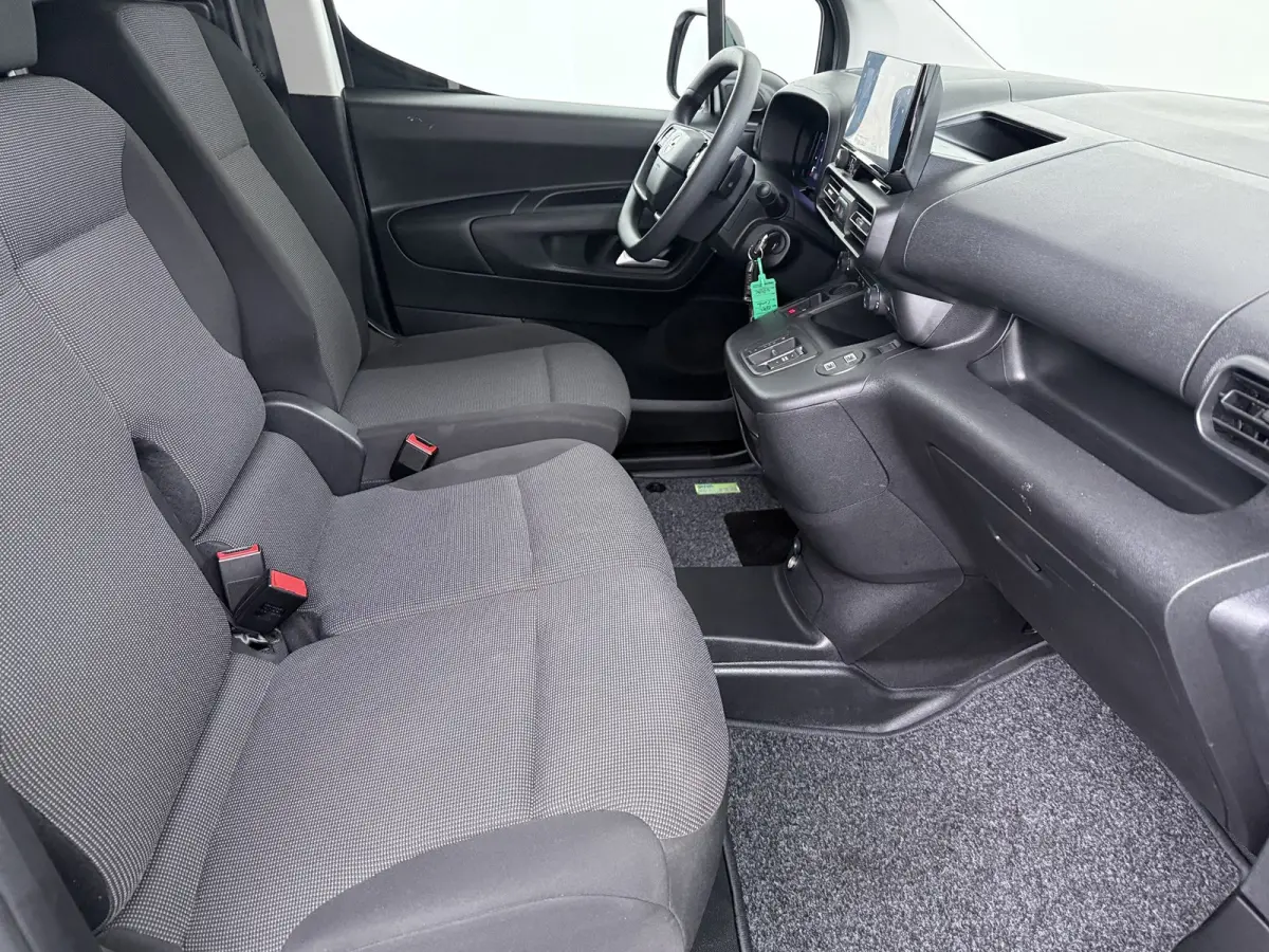 1.5D L1 130pk automaat | Achteruitrijcamera | Cruise control | Dodehoek detectie