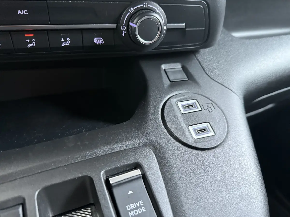 1.5D L1 130pk automaat | Achteruitrijcamera | Cruise control | Dodehoek detectie