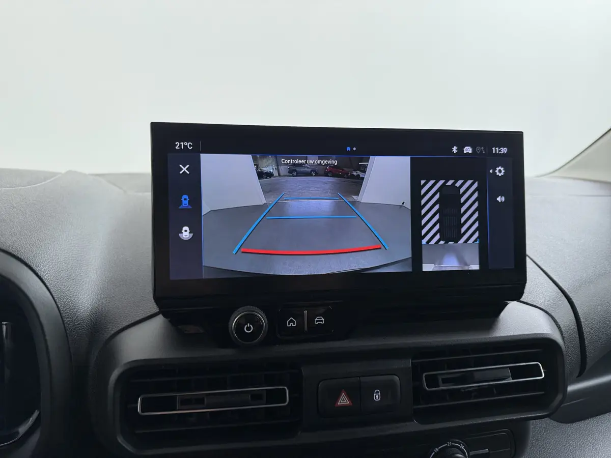 1.5D L1 130pk automaat | Achteruitrijcamera | Cruise control | Dodehoek detectie