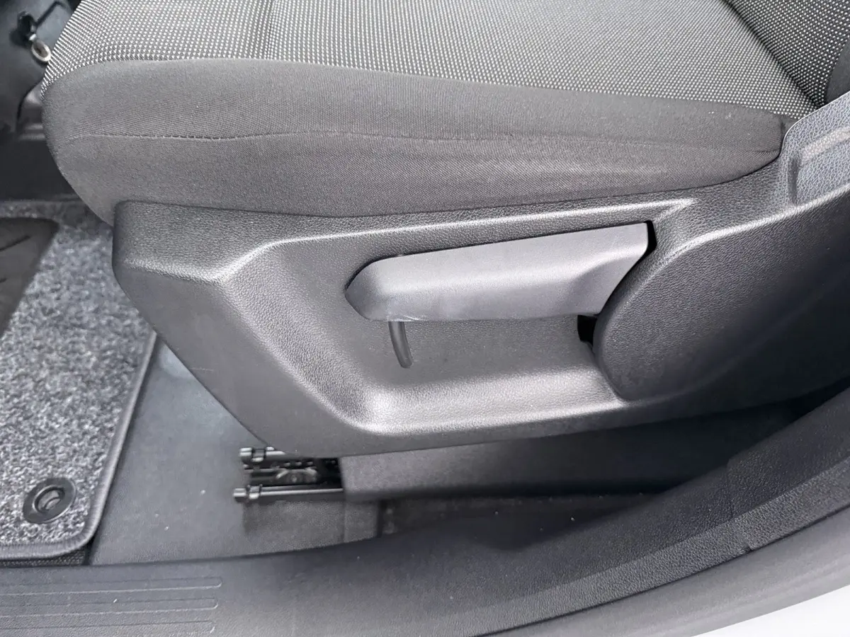 1.5D L1 130pk automaat | Achteruitrijcamera | Cruise control | Dodehoek detectie