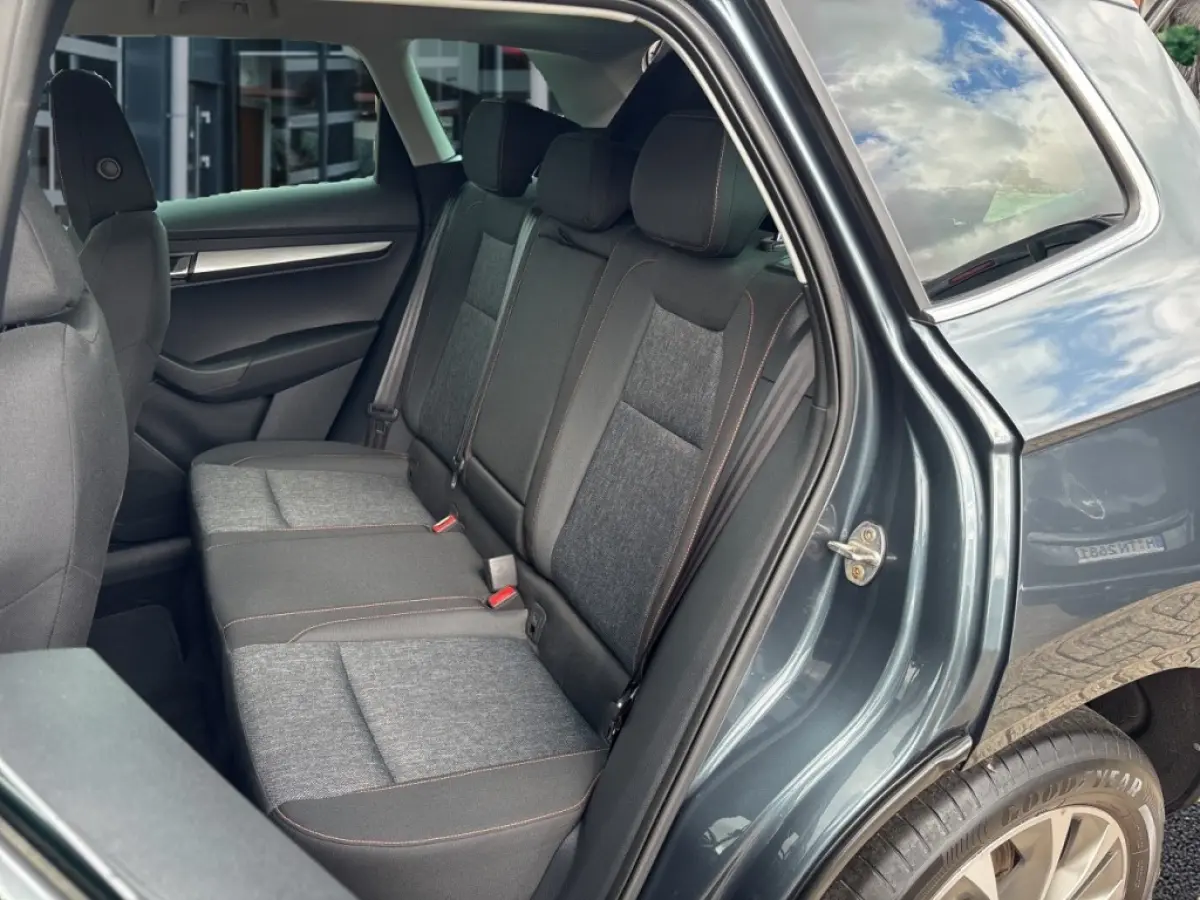 1.0 TSI CLEVER PDC/CRUISE/LED/STOELVERW-VOOR+ACHTER/CARPLAY