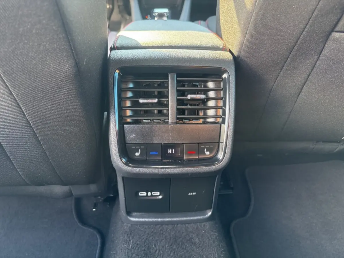 2.0 TDI DSG RS TREKHAAK/CAMERA/ELEK-KLEP/ACC/STOEL+STUURVERW/CARPLAY