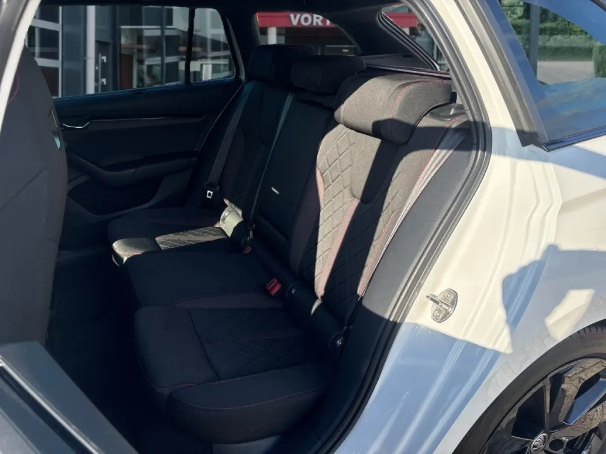 2.0 TDI DSG RS TREKHAAK/CAMERA/ELEK-KLEP/ACC/STOEL+STUURVERW/CARPLAY
