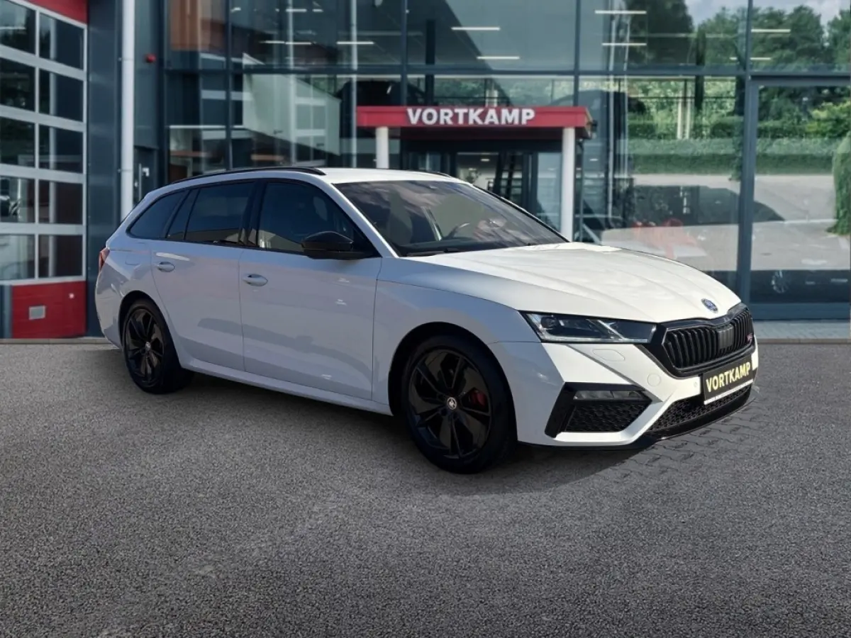 2.0 TDI DSG RS TREKHAAK/CAMERA/ELEK-KLEP/ACC/STOEL+STUURVERW/CARPLAY