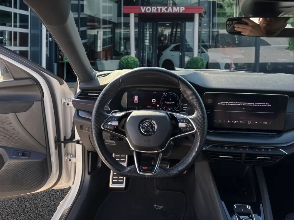 2.0 TDI DSG RS TREKHAAK/CAMERA/ELEK-KLEP/ACC/STOEL+STUURVERW/CARPLAY