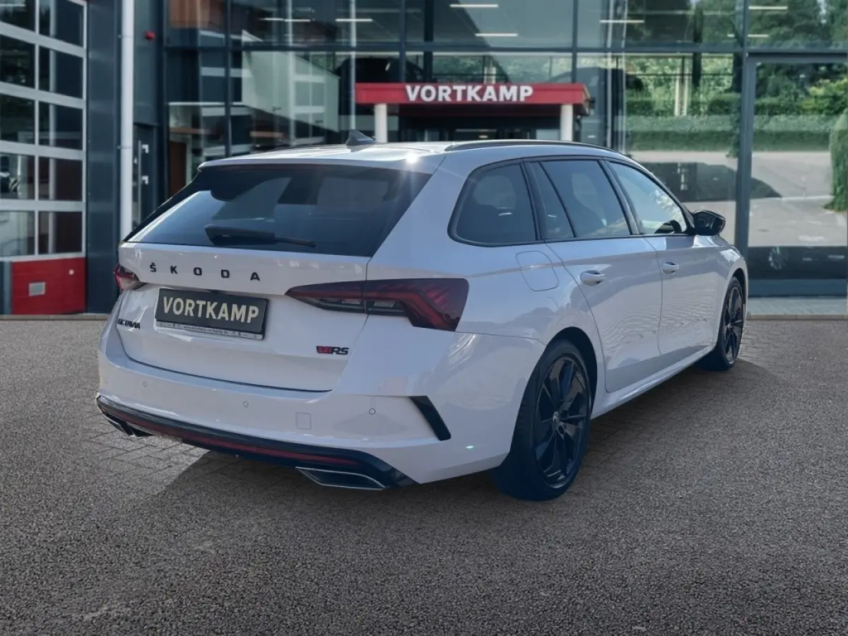 2.0 TDI DSG RS TREKHAAK/CAMERA/ELEK-KLEP/ACC/STOEL+STUURVERW/CARPLAY
