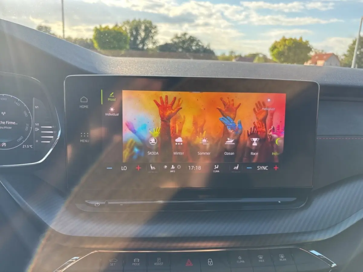 2.0 TDI DSG RS TREKHAAK/CAMERA/ELEK-KLEP/ACC/STOEL+STUURVERW/CARPLAY