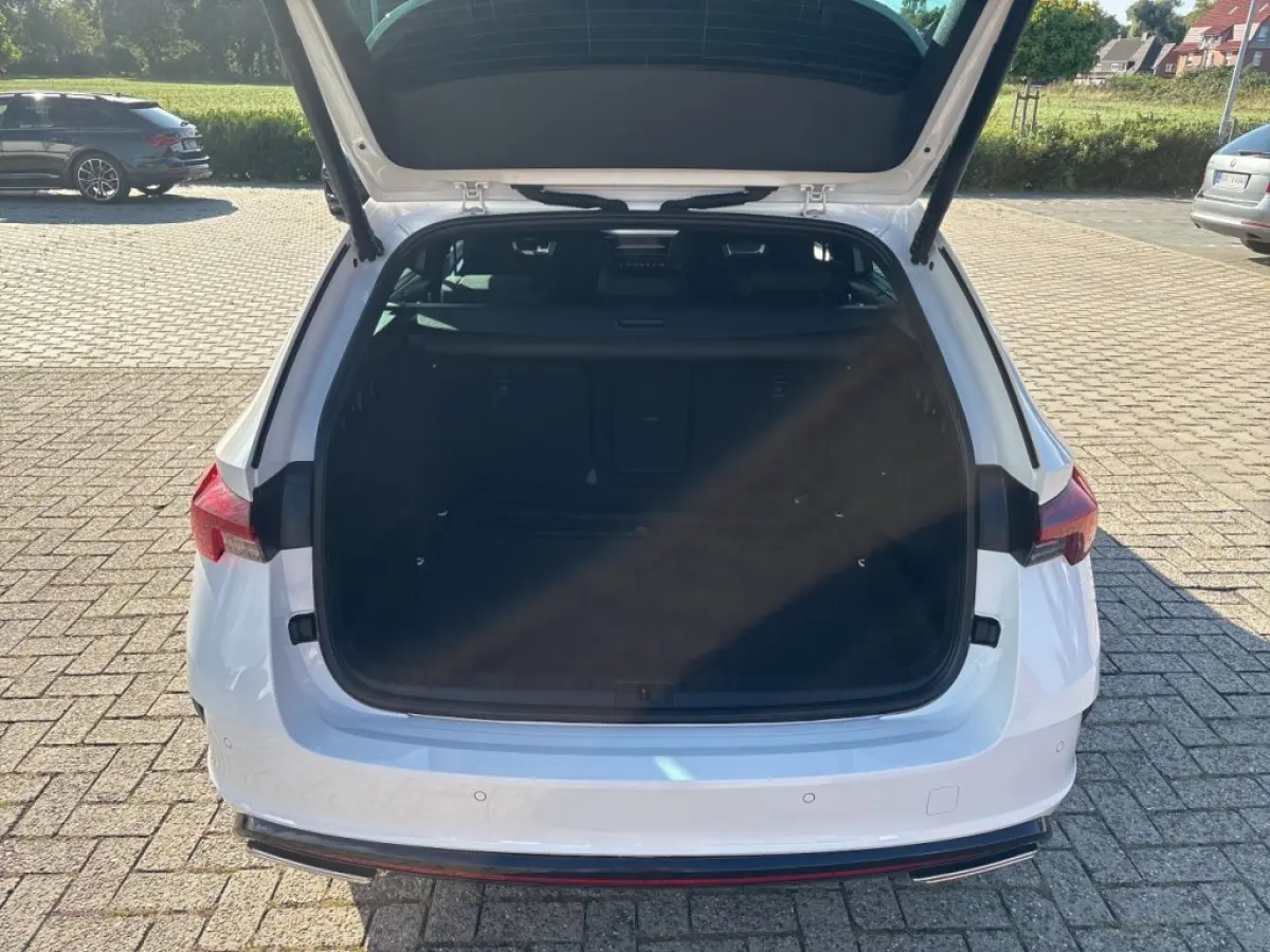 2.0 TDI DSG RS TREKHAAK/CAMERA/ELEK-KLEP/ACC/STOEL+STUURVERW/CARPLAY