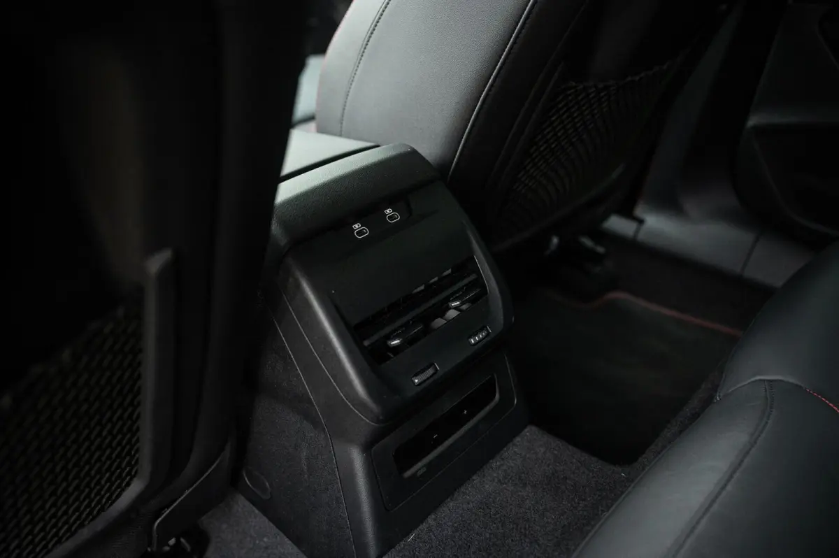 Avant 2.0 quattro S-Line TREKHAAK ACC HEAD UP B&0